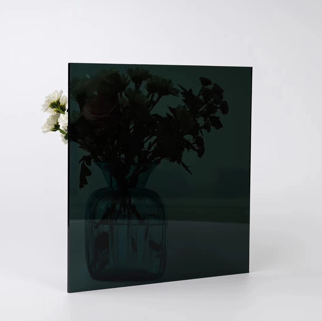 BLACK GLASS